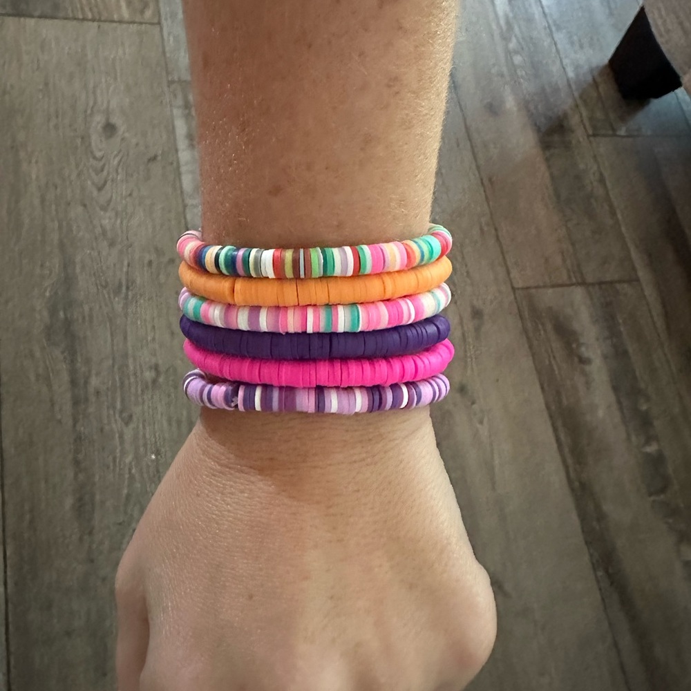 NEW - set of 6 multicolor clay stackable bracelets